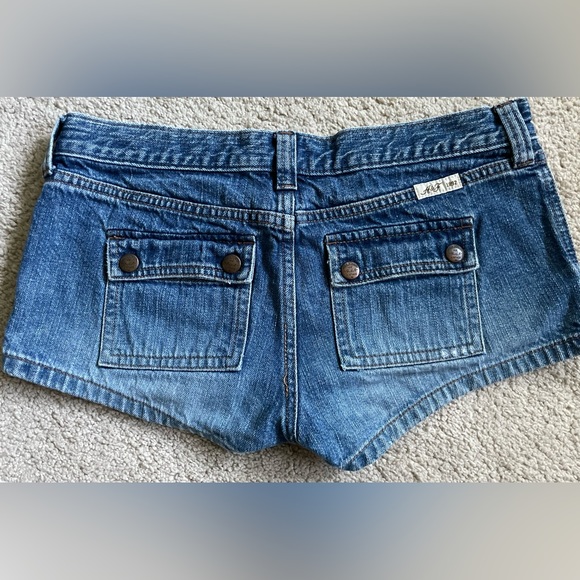 Abercrombie & Fitch Women’s Denim Shorts, Size 2 - Picture 2 of 4